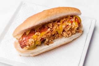 Bar Caf Montserrat: Mini Frankfurt